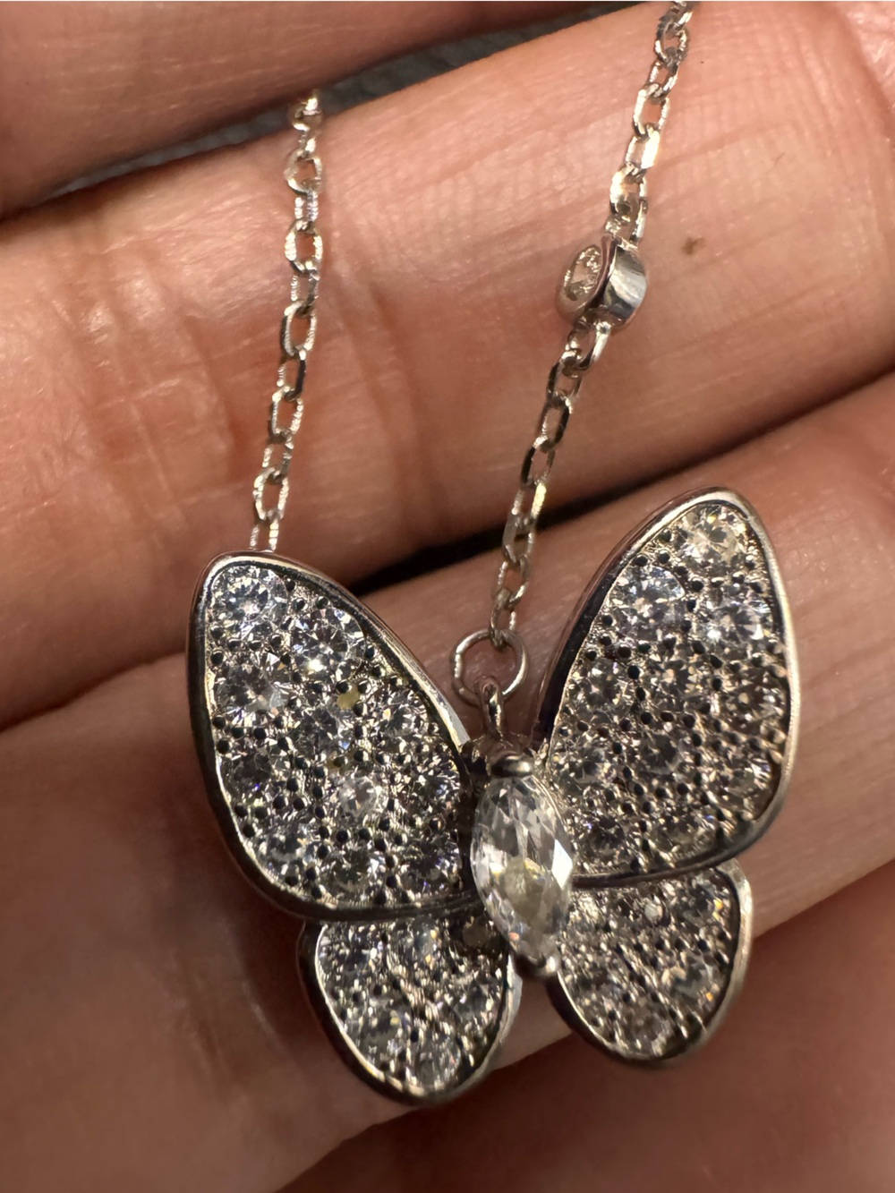 Silver Crystal Flower Pendant Necklace - Elegant Silver Sparkle